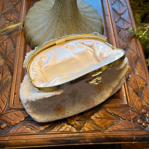 Vintage beaded clutch with handle - Picture 3 of 3